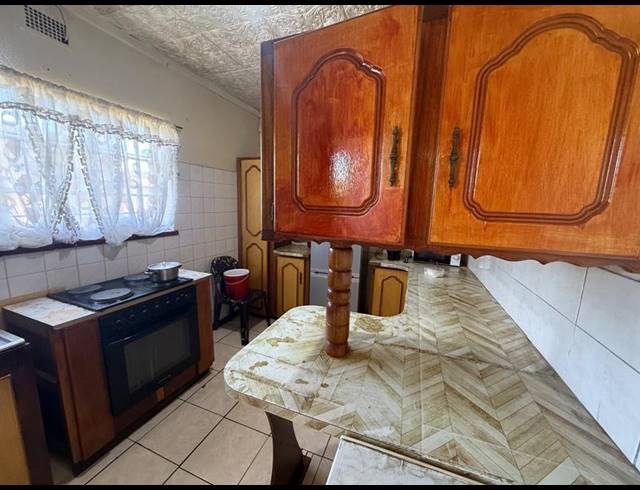 7 BEDROOM HOUSE FOR SALE IN VANDERBIJLPARK CE 2